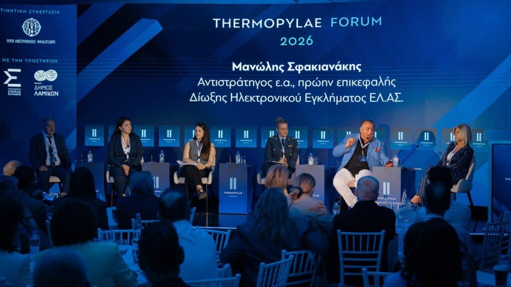 «Έχουμε παραδώσει τα παιδιά μας σε αλγόριθμους. Το TikTok ανέλαβε την ανατροφή, το YouTube έγινε ο “πατέρας”. Σπείραμε οθόνες και αδιαφορία, θερίζουμε γενιές σε κρίση»